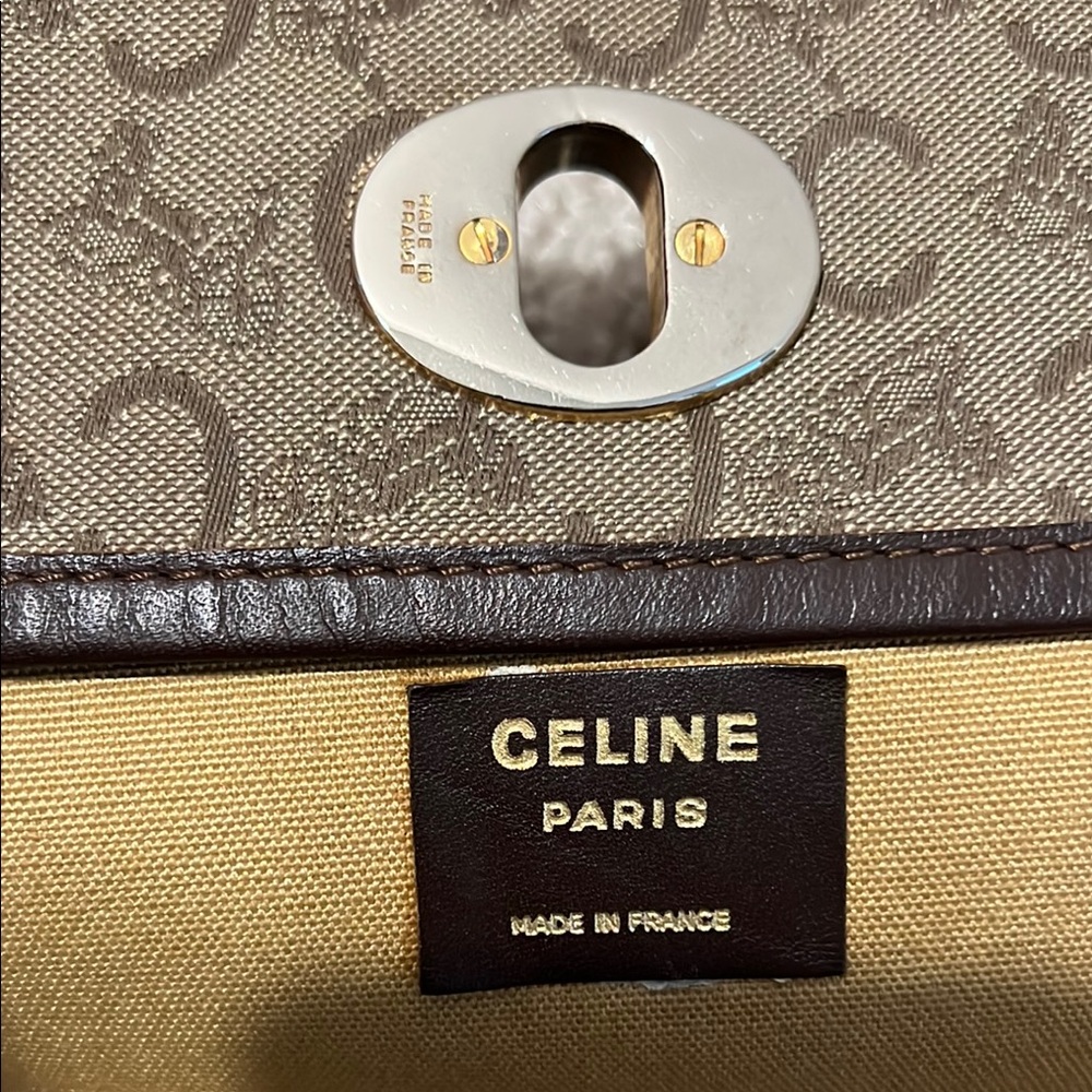 Vintage!! Celine Brown Monogram Clutch with Gold Accent - Picture 5 of 12